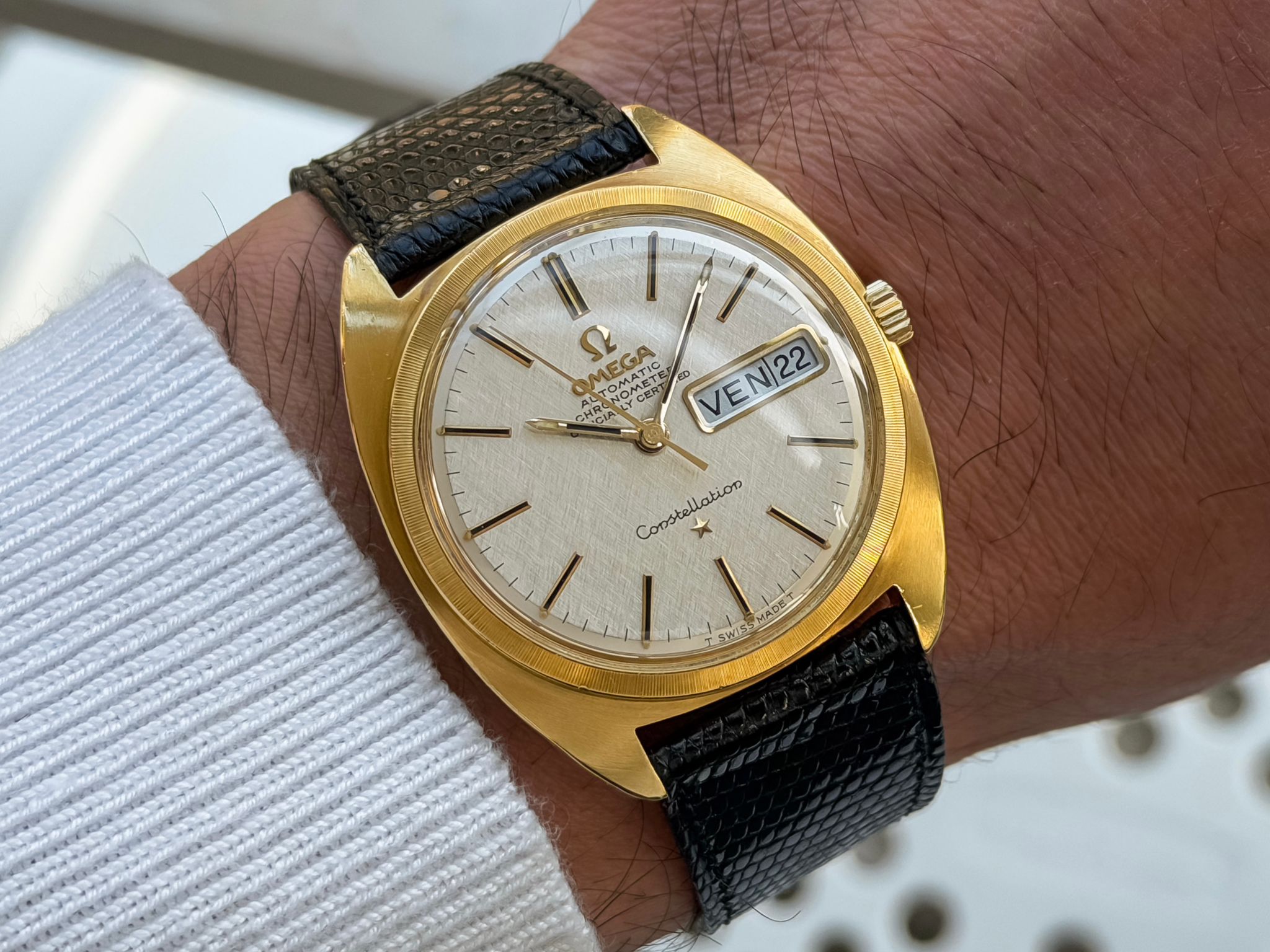 Omega Constellation C-shape 18k solid gold day-date 1967