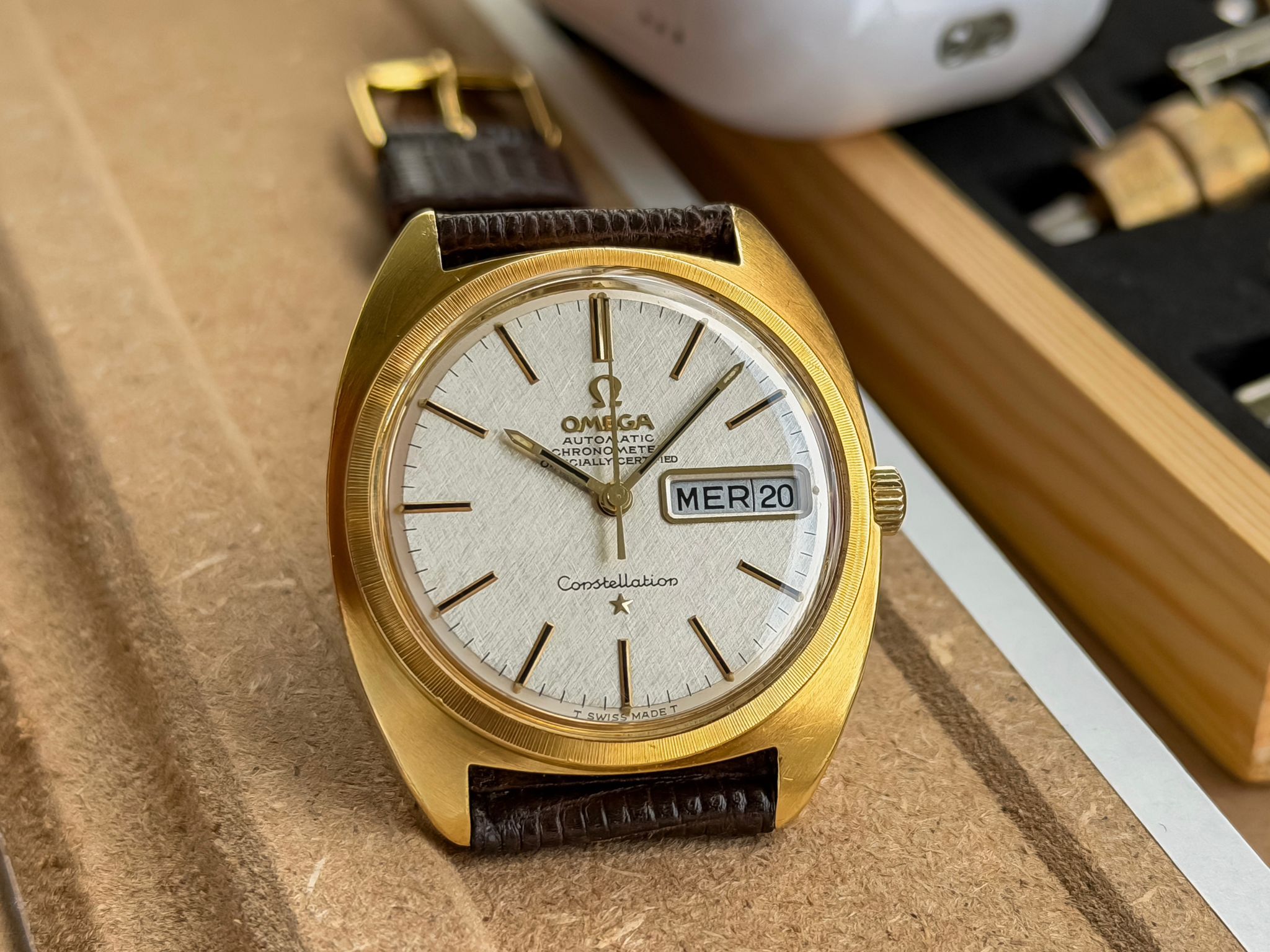 Omega Constellation C-shape 18k solid gold day-date 1967