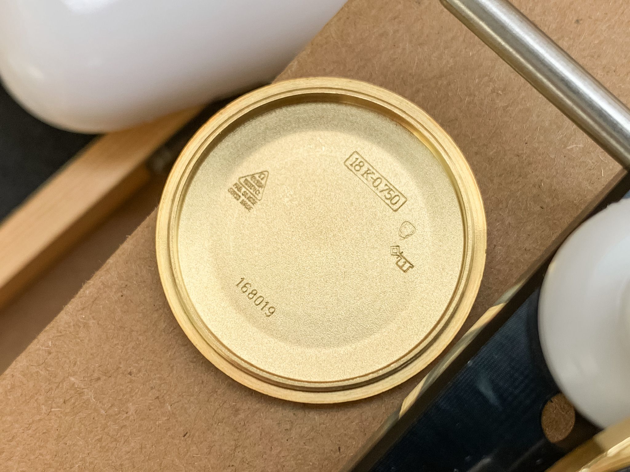 Omega Constellation C-shape 18k solid gold day-date 1967